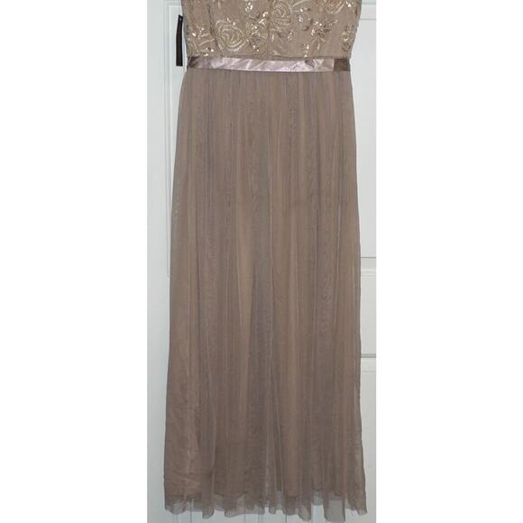 Tadashi Shoji Sleeveless V-Neck Embroidered Bodice Gown Gold/Latte Size 12 $488 - Picture 4 of 5